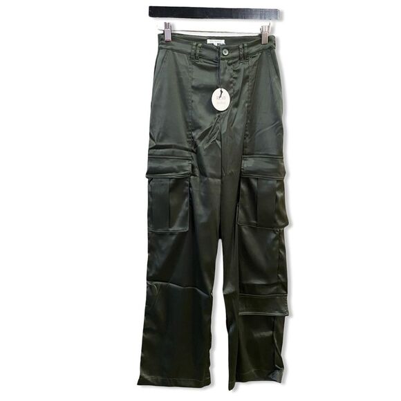 NWT REMI x REVOLVE Sydney Cargo Pant Dark Green satin finish wide leg loose S - Picture 5 of 6